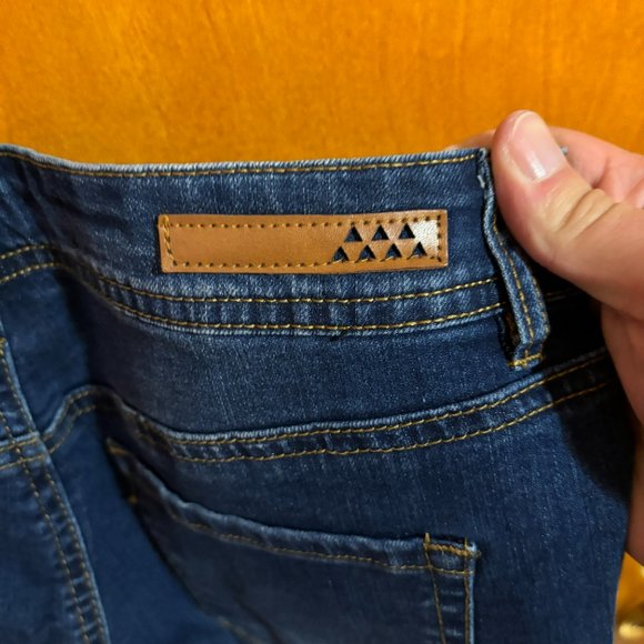 dollhouse distressed cropped Farrah jeans size 3 - Picture 15 of 16